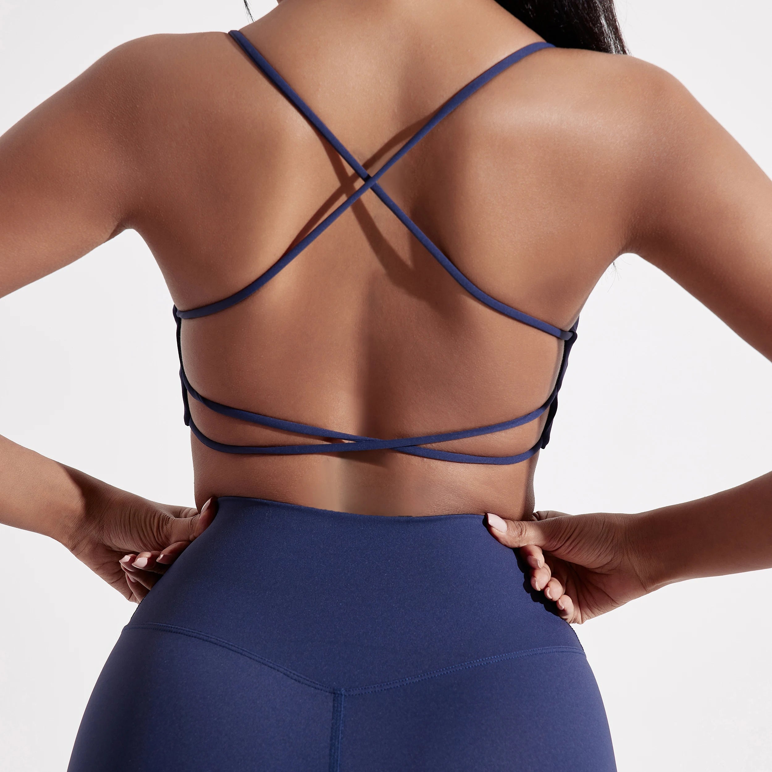Women's Cross Back Sports Bra: Solid Color Fitness Top for Yoga