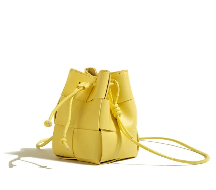 Small Woven Bucket Bag – Drawstring Designer Shoulder Handbag for Women