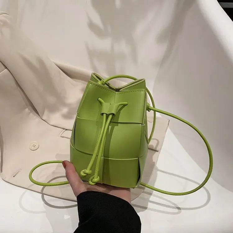 Small Woven Bucket Bag – Drawstring Designer Shoulder Handbag for Women