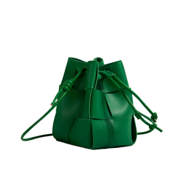 Small Woven Bucket Bag – Drawstring Designer Shoulder Handbag for Women
