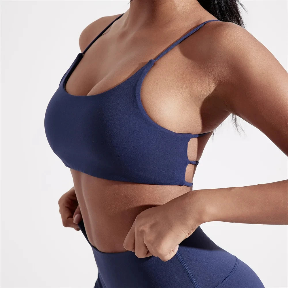 Women's Cross Back Sports Bra: Solid Color Fitness Top for Yoga